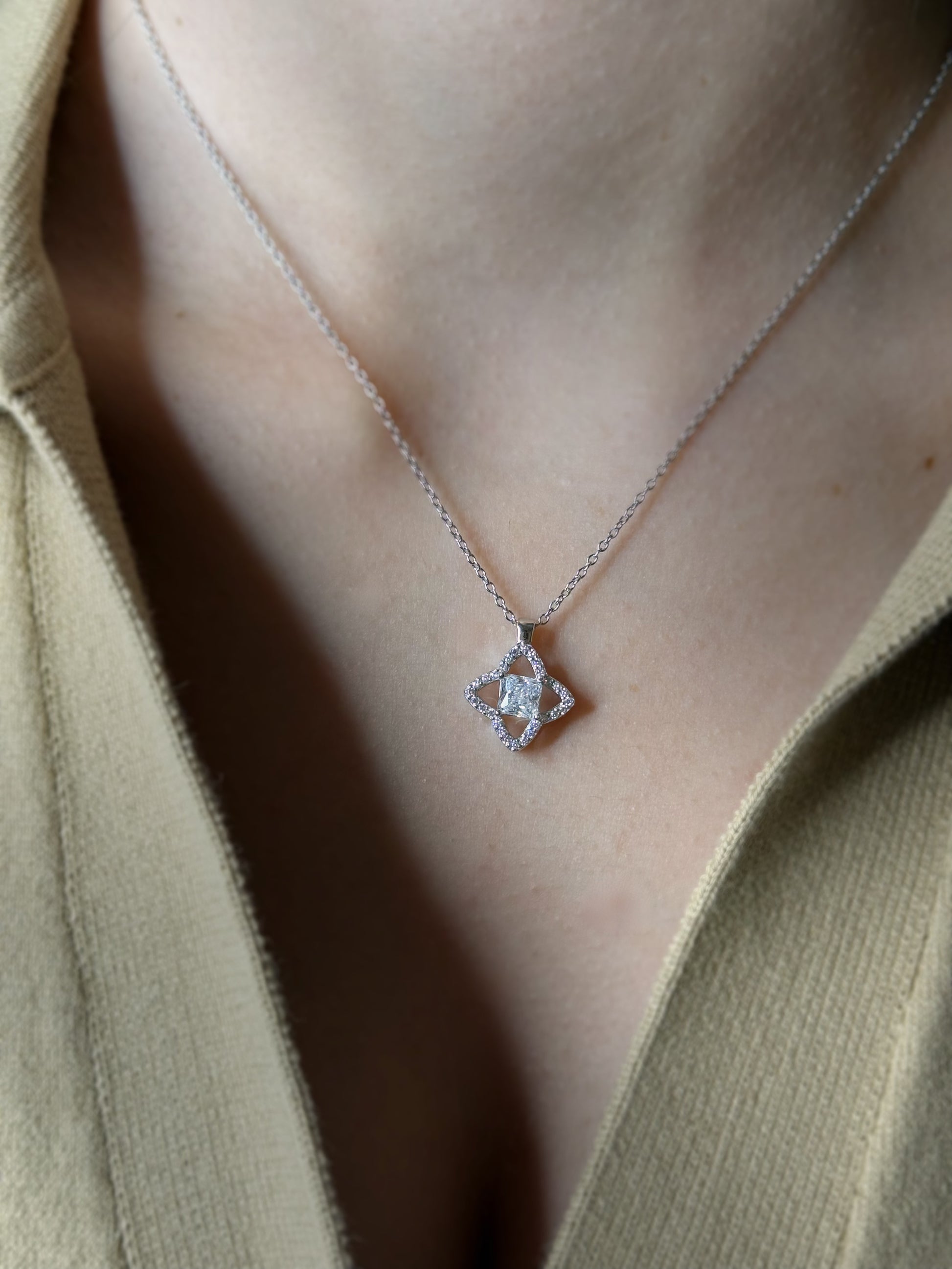 Collier Fleur de lumière – Argent 925